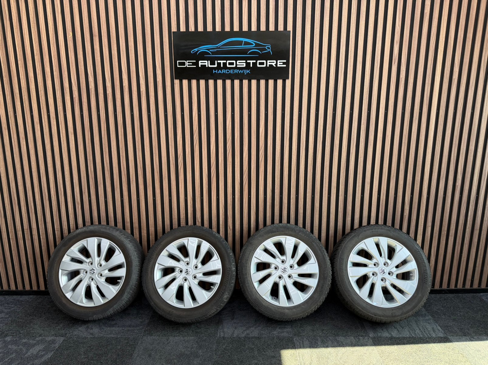 Suzuki SX4 Winterset 17 Inch, Auto-onderdelen, Banden en Velgen, 215 mm, 17 inch, Winterbanden, Ophalen of Verzenden