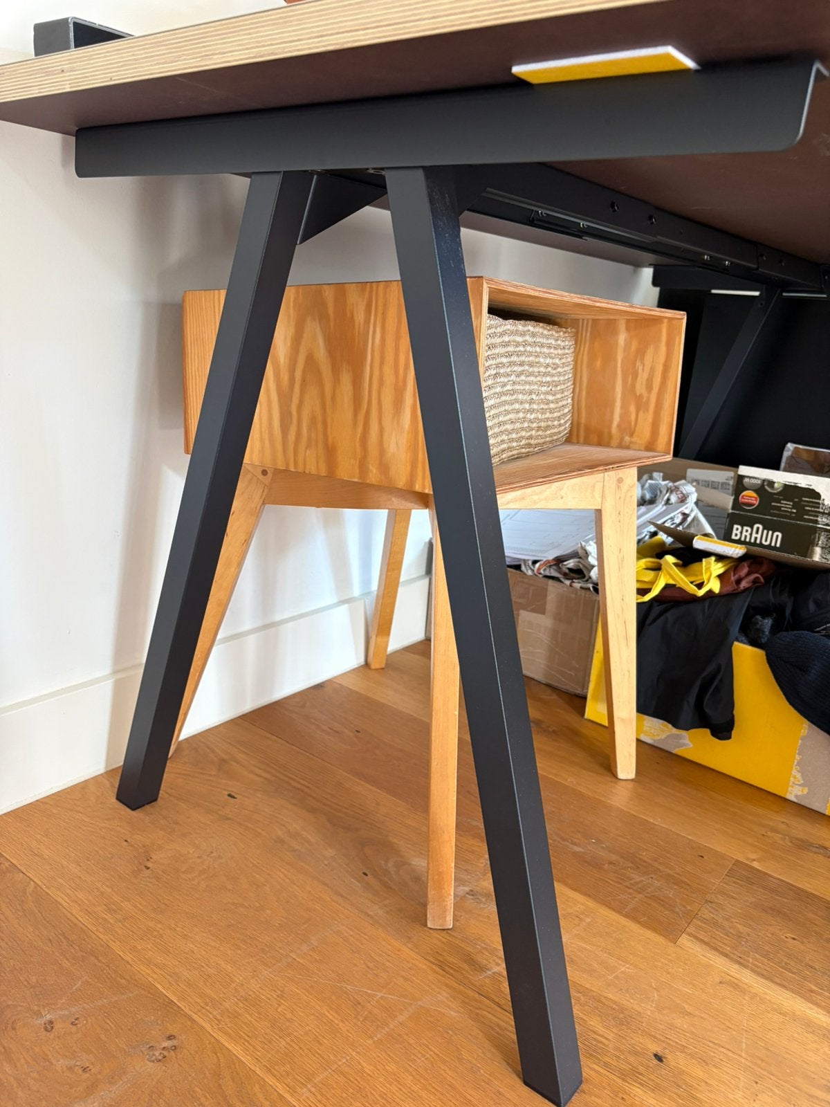 Desk legs (no tabletop) adjustable length, Ophalen, Zo goed als nieuw