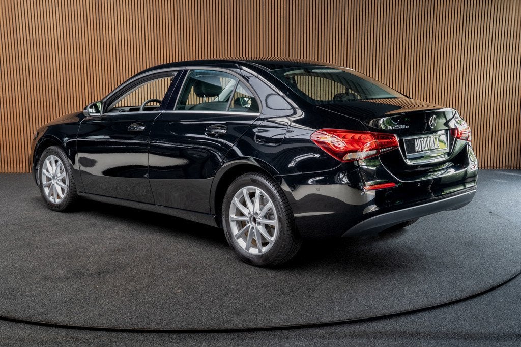 Mercedes-Benz A-Klasse 250 e Business Line Leer Navi Carplay, Gebruikt, Zwart, 4 cilinders, Zwart