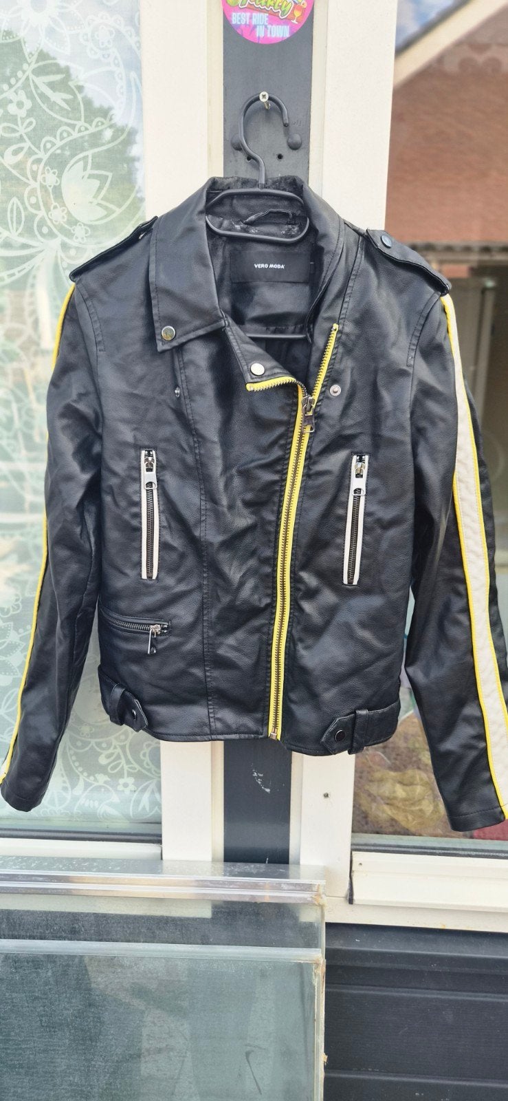 Vero Moda leren jas met gele strepen - Maat L, Vero Moda, Zwart, Maat 42/44 (L), Ophalen of Verzenden