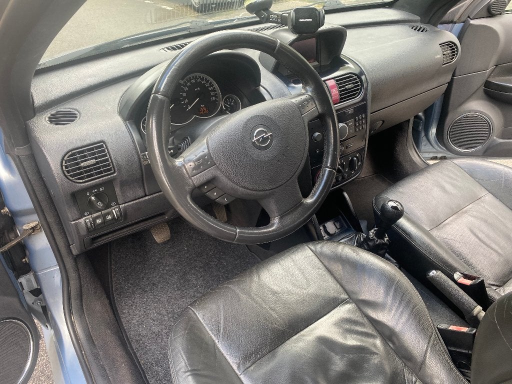 Foto 7 van Opel Tigra 1.8 16V SPORT Twintop2005 Leder Blauw Nieuwe APK