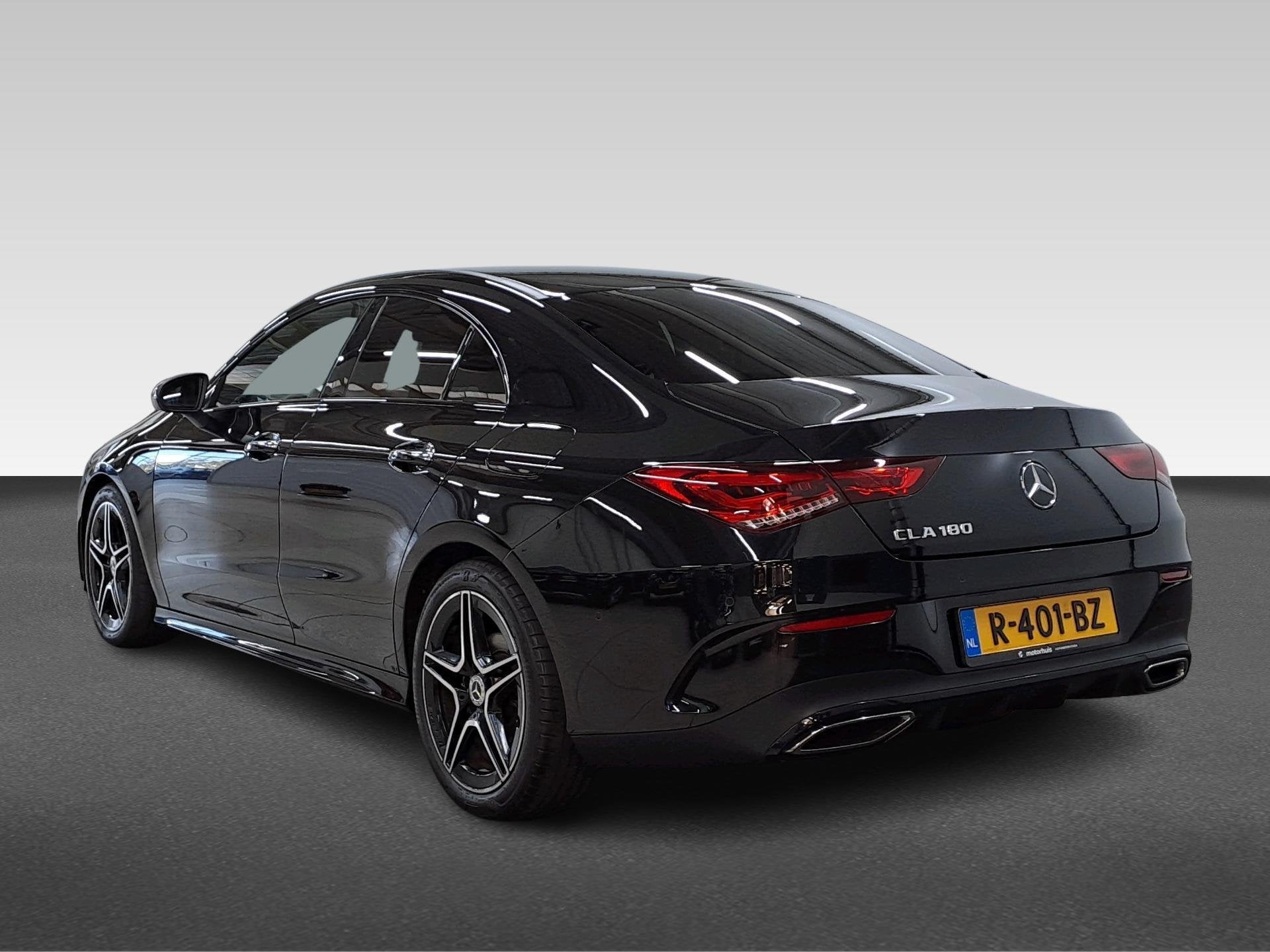 Mercedes-Benz CLA-klasse 180 136PK AUTOMAAT BUSINESS SOLUTIO, Auto's, Mercedes-Benz, Automaat, CLA, Gebruikt, 4 cilinders