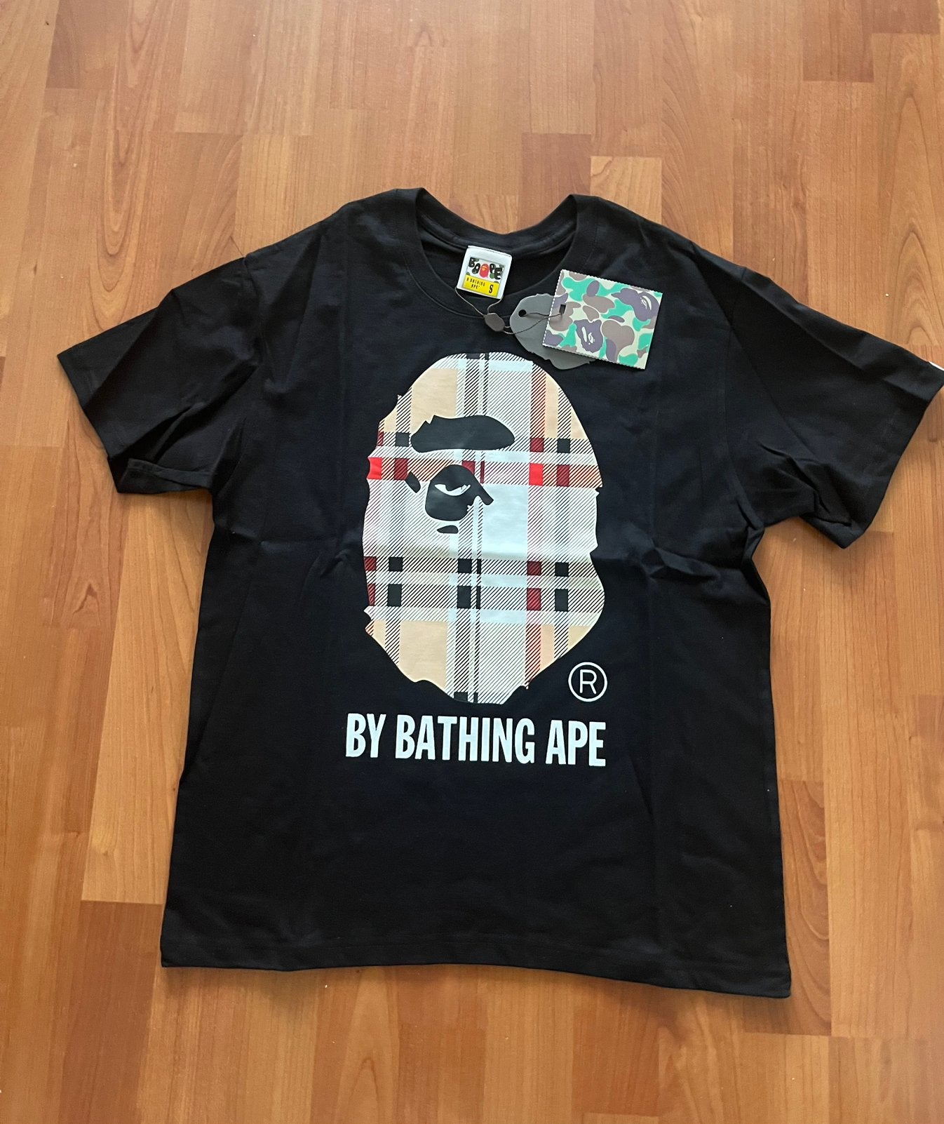 Bape x Burberry T shirt Maat S Zwart Nieuw, Kleding | Heren, T-shirts, Ophalen of Verzenden, Nieuw, Maat 46 (S) of kleiner, Zwart
