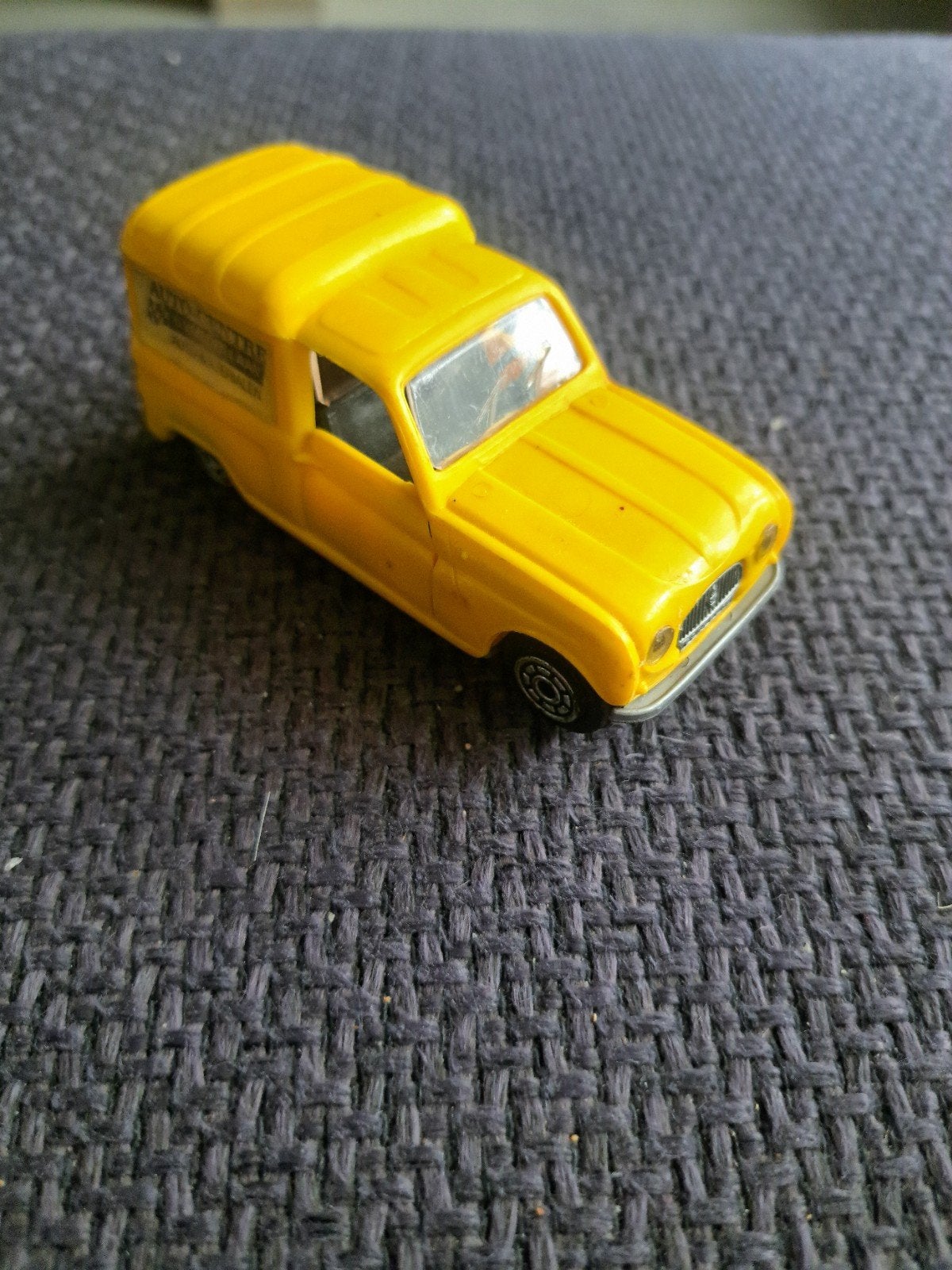Norev model plastic Renault fourgonette r4, Hobby en Vrije tijd, France, Gebruikt, Auto, Norev