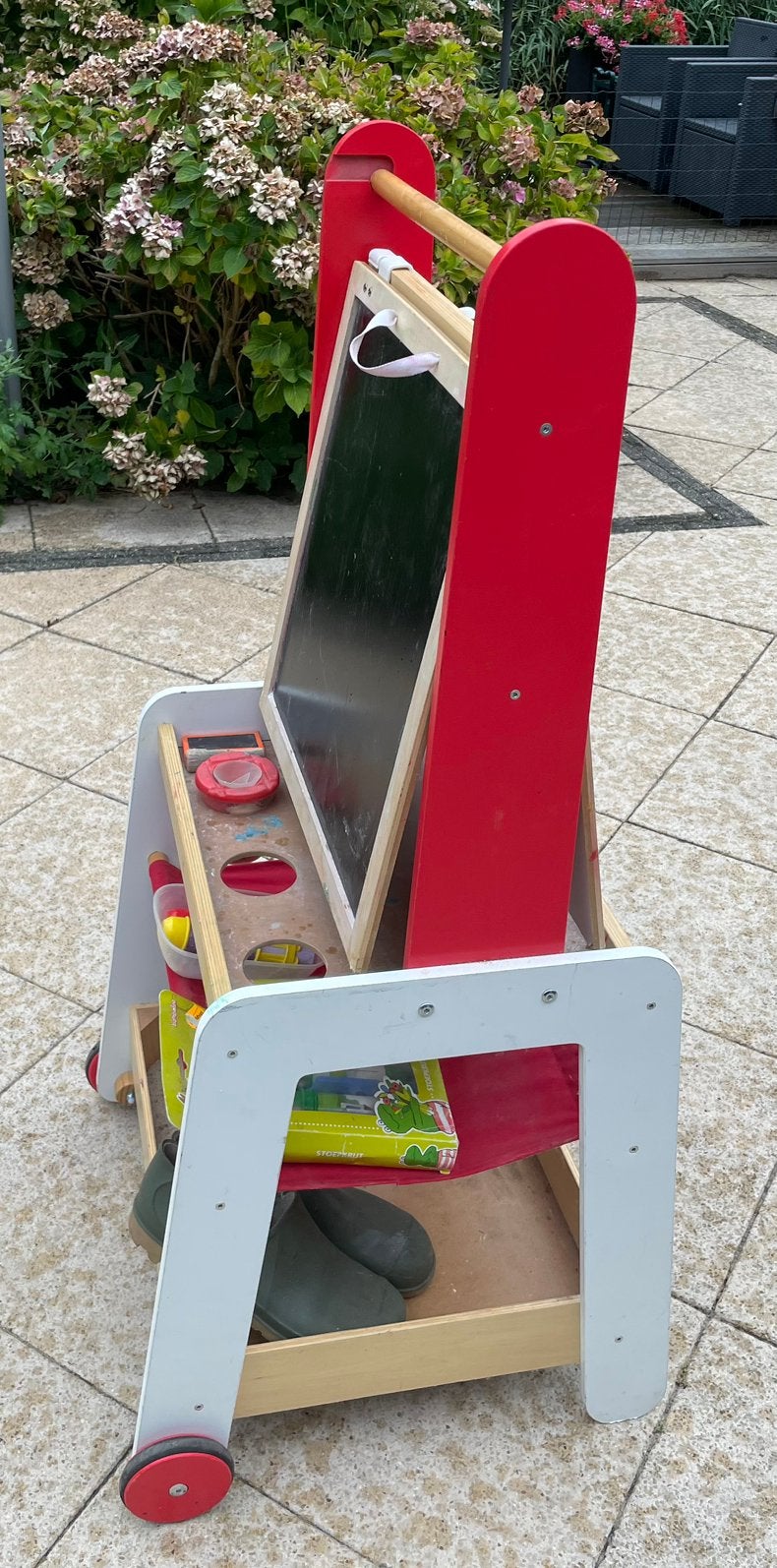 School, verf en magneetbord op wielen., Ophalen, Gebruikt