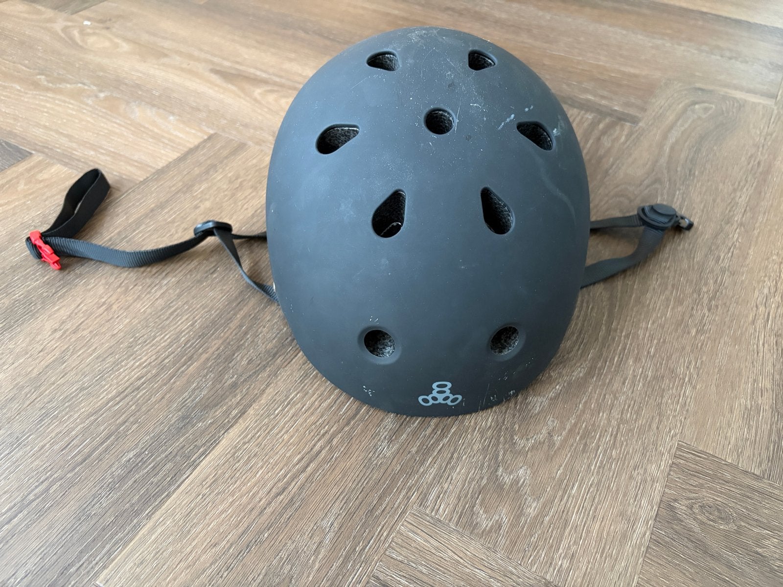 Triple Eight Skateboardhelm - Zwart - Maat L/XL, Fietsen en Brommers, Ophalen of Verzenden, Gebruikt, L, Heer of Dame