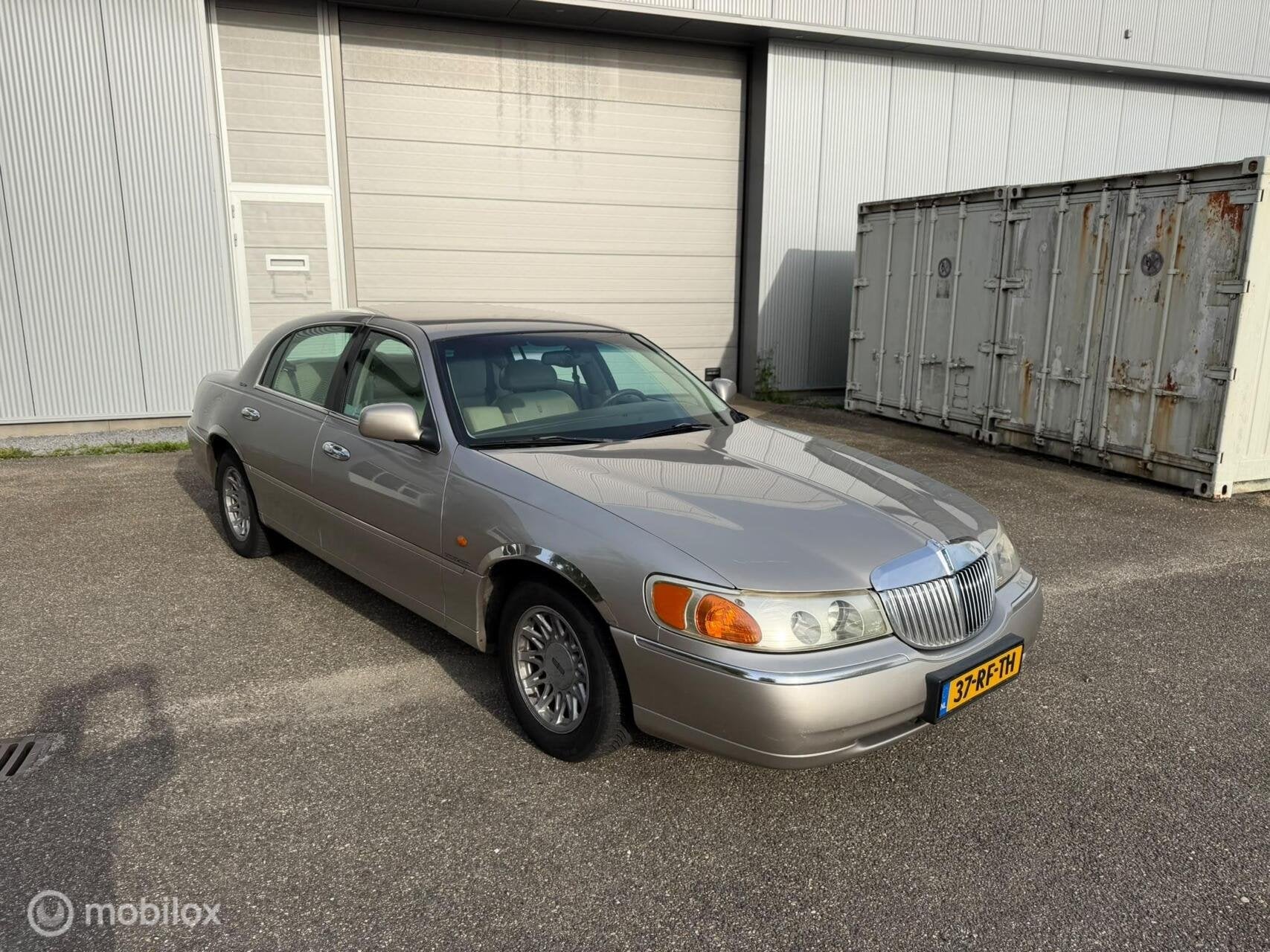 Lincoln Town Car 4.6 V8 Signature Automaat / Zeer luxe, Auto's, Achterwielaandrijving, Gebruikt, 8 cilinders, Town Car