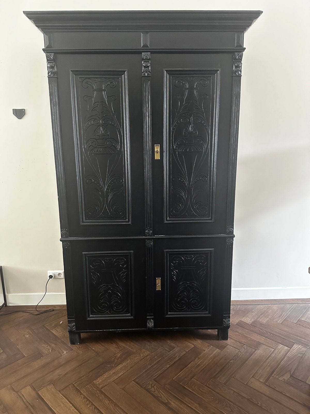 Antieke Praagse kast - gerenoveerd zwart, Antiek en Kunst, Ophalen