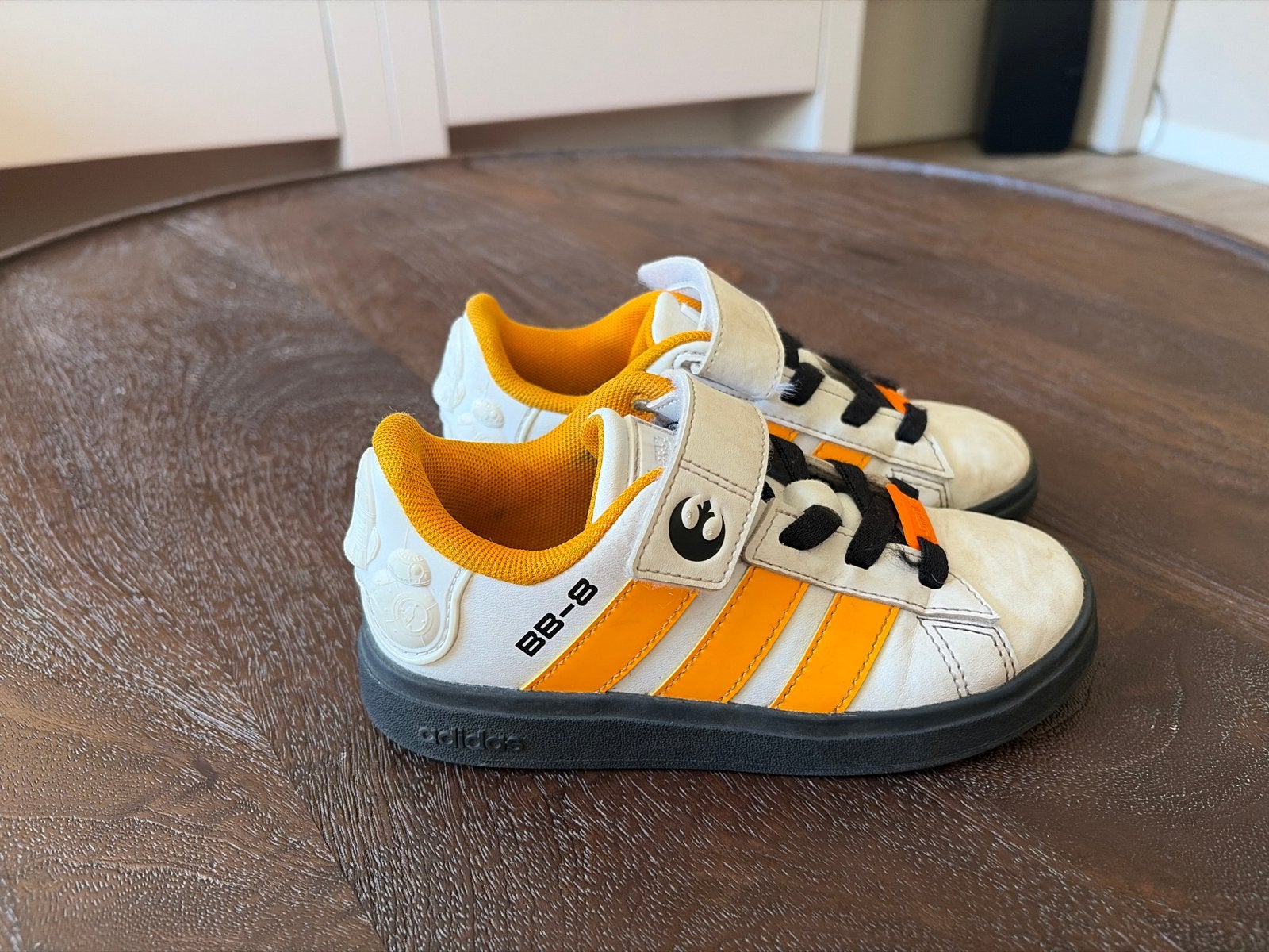Adidas Star Wars BB-8 sneakers maat 29, Ophalen of Verzenden, Gebruikt, Jongen of Meisje, Schoenen