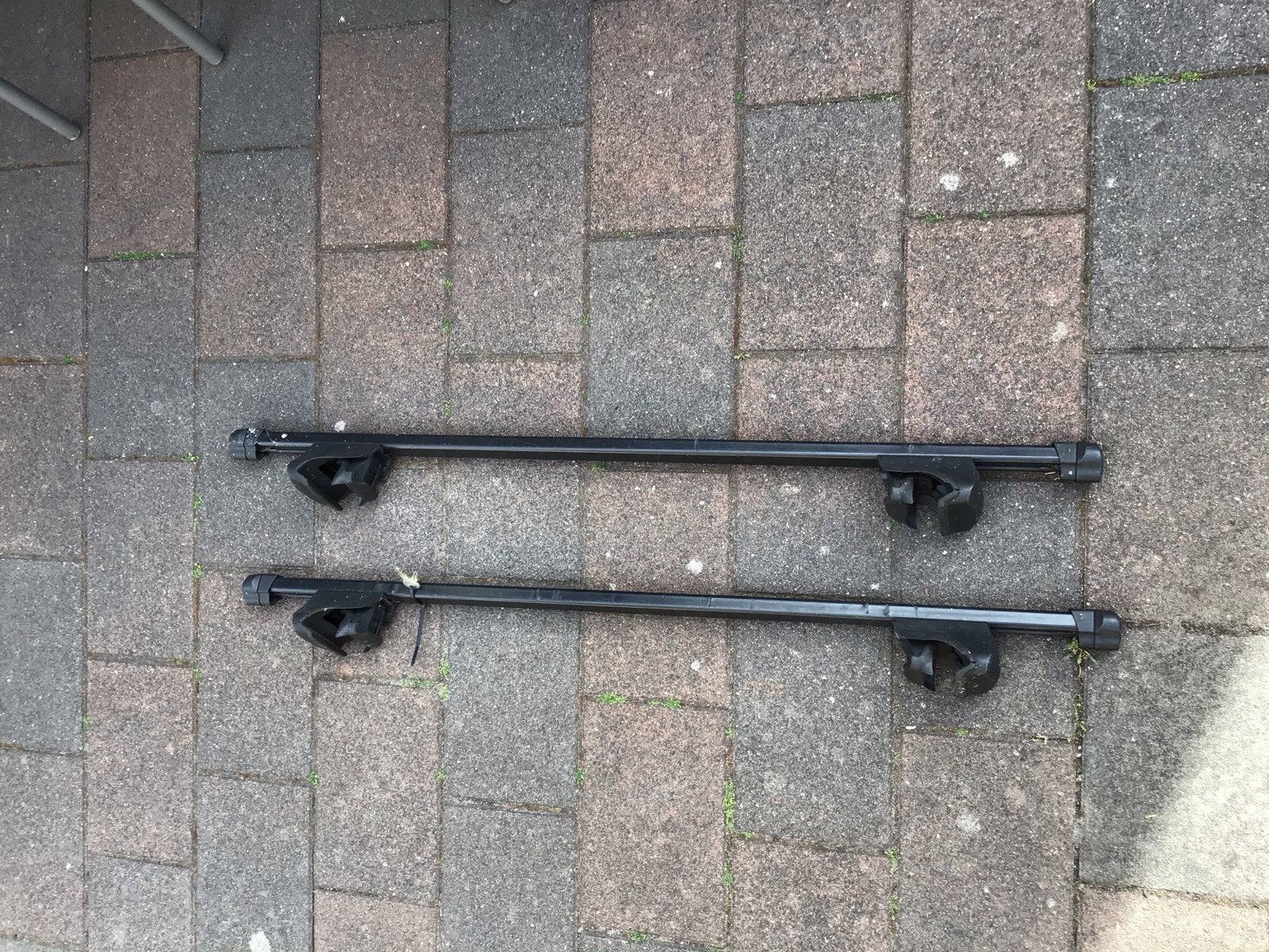 Thule Dakdragers met universele voet, Ophalen, Gebruikt