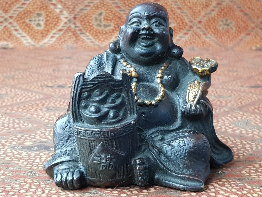 Mooi zwaar oud Chinees brons beeldje van Boeddha 9,1 cm.