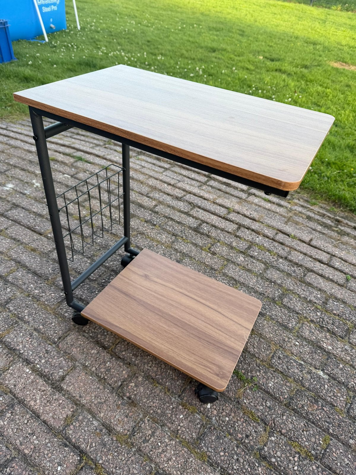 Laptoptafel op wieltjes, Ophalen, Zo goed als nieuw