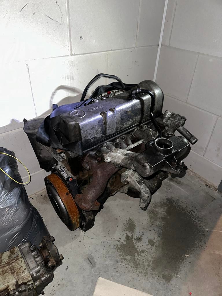 Nette OM615 motor uit 1983 Mercedes W123 200D, Ophalen of Verzenden, Gebruikt, Mercedes-Benz