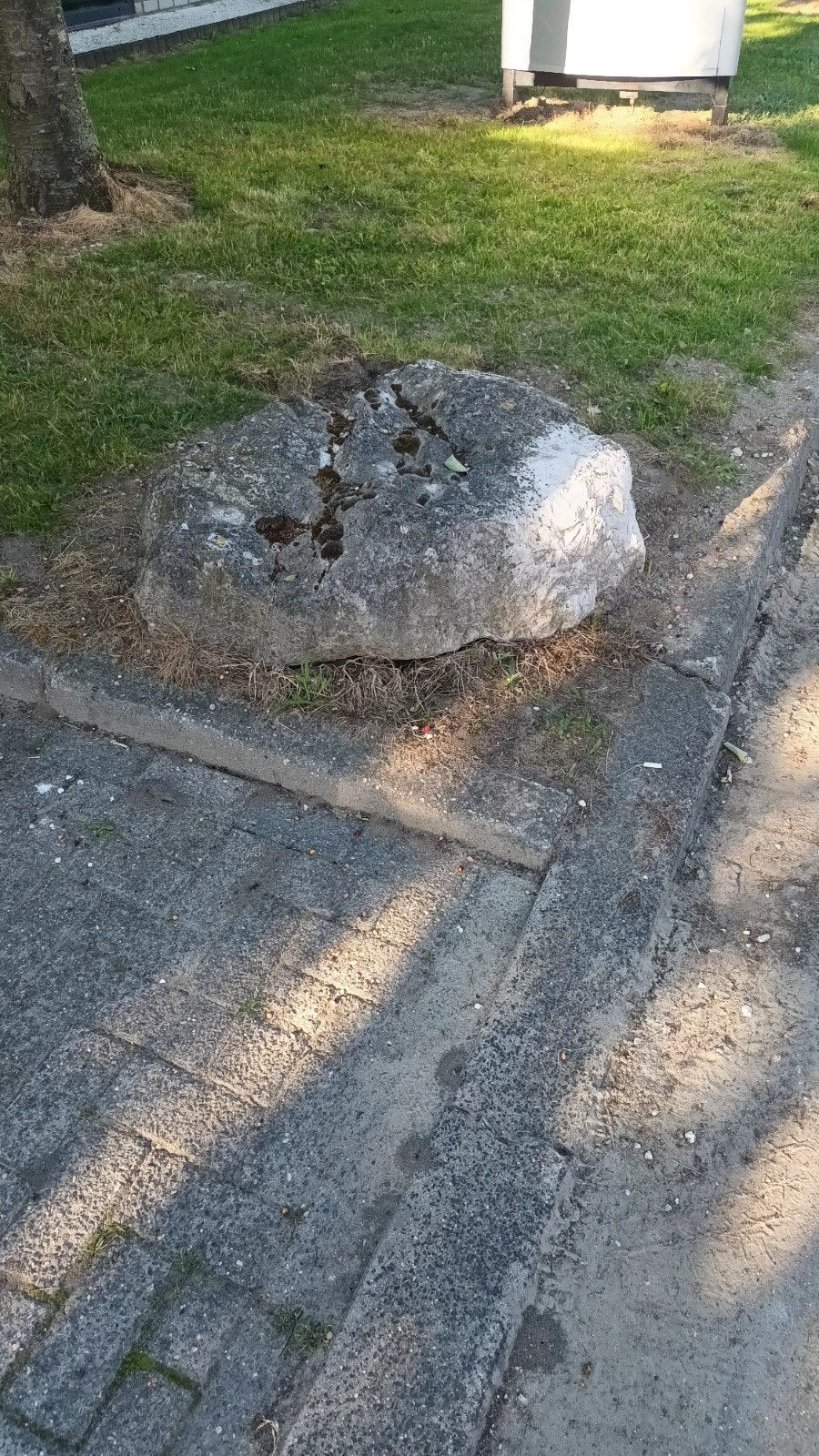 2 stuks zwerf stenen keien sier stenen grote stenen gratis, Ophalen, Gebruikt