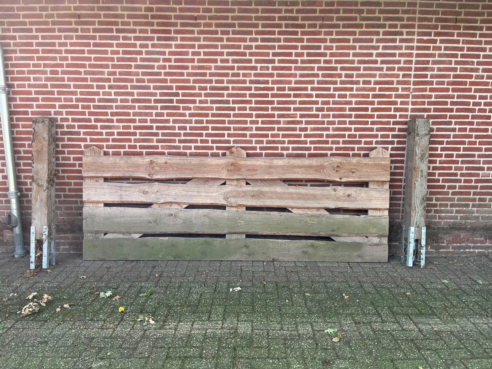 Robuust houten hekwerk met palen en scharnieren, Ophalen, Met poort, Gebruikt, Tuinhek