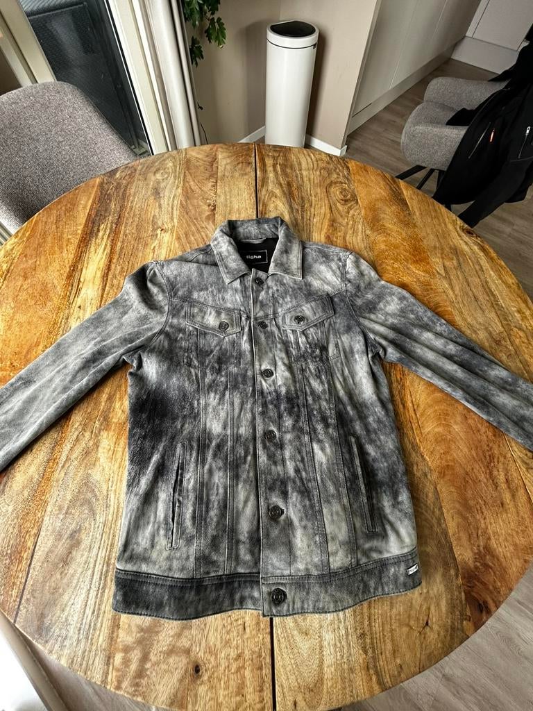 Tigha suede jasje met knoopsluiting maat L, Kleding | Heren, Ophalen of Verzenden, Zo goed als nieuw, Grijs