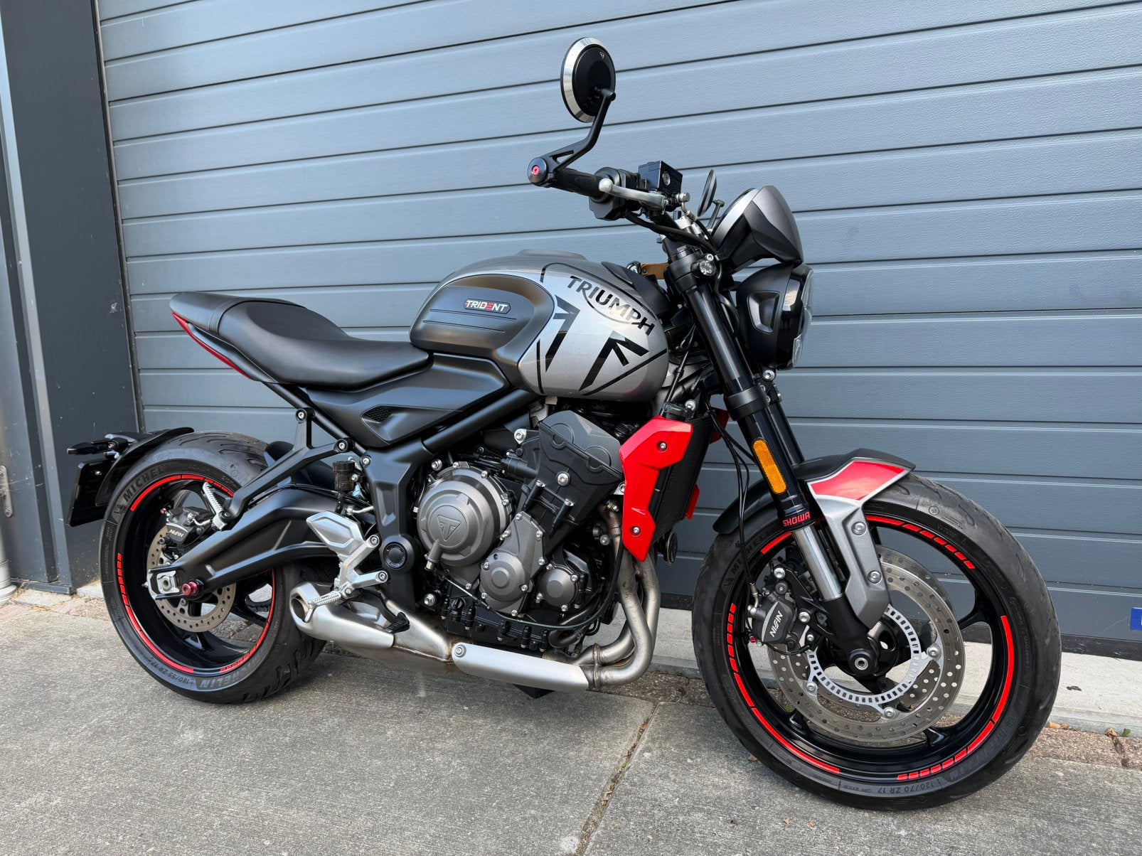 Triumph Trident 660: abs, Quickshift, Uniek, Led, 2e eigenaa, Motoren, Traction Control, Occasion, 3 cilinders, Meer dan 35 kW