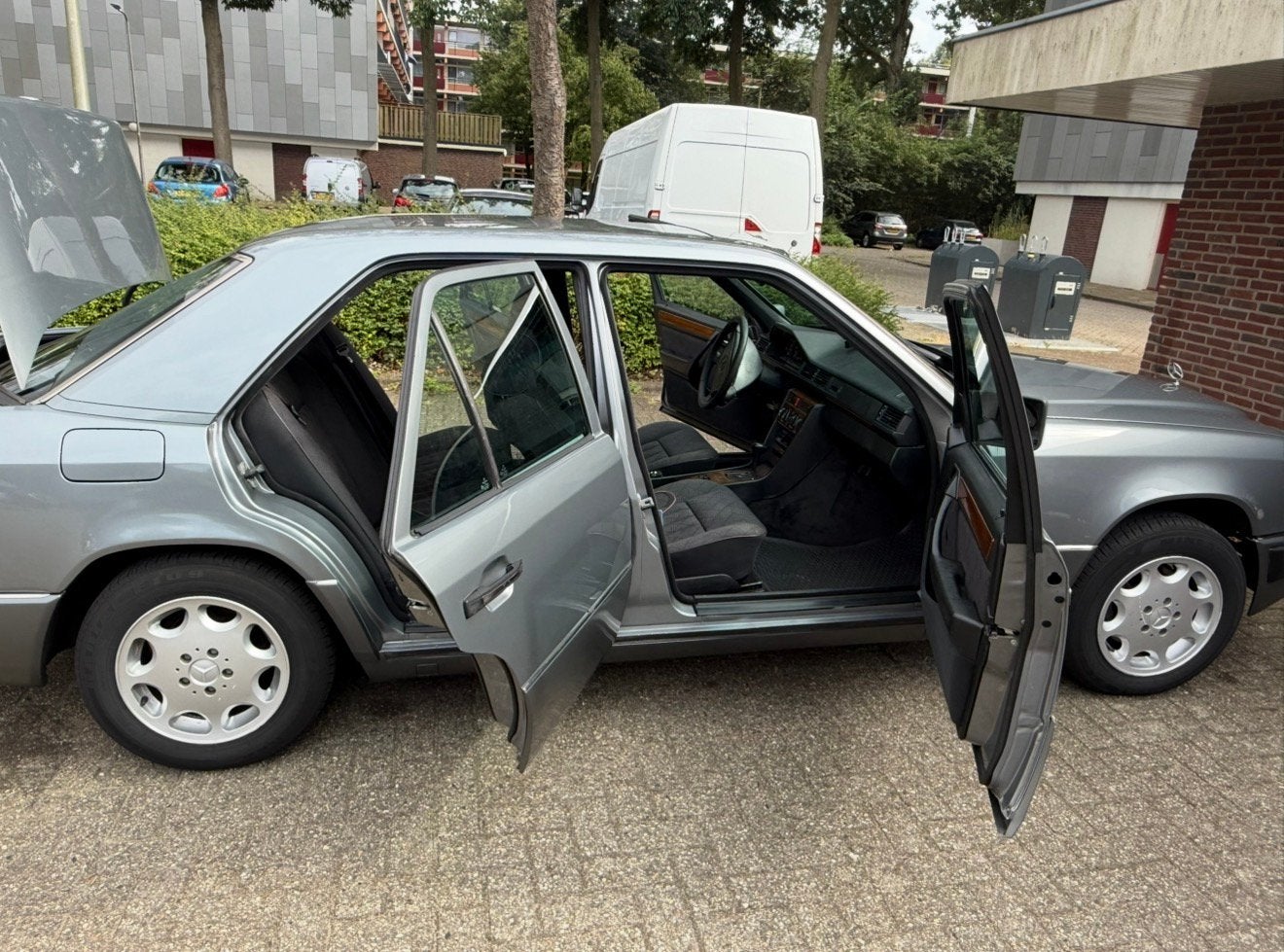 W124 belastingvrij 2.6 260 E AUT AIRCO, Auto's, Mercedes-Benz, Particulier, 200-Serie, ABS, Airconditioning, Alarm, Elektrische buitenspiegels