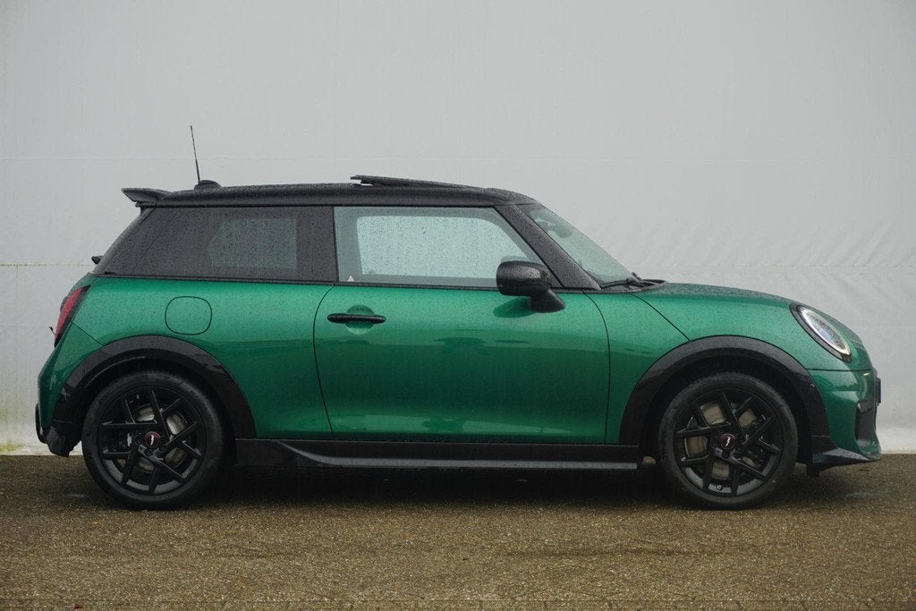MINI 3-Deurs Cooper C John Cooper Works Uitvoering | Pakket, 156 pk, 4 stoelen, Leder en Stof, Origineel Nederlands