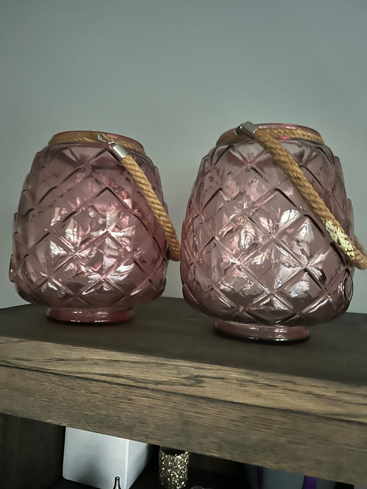 Set van 2 roze glazen windlichten met touw handvat, Ophalen, Zo goed als nieuw, Roze, Glas