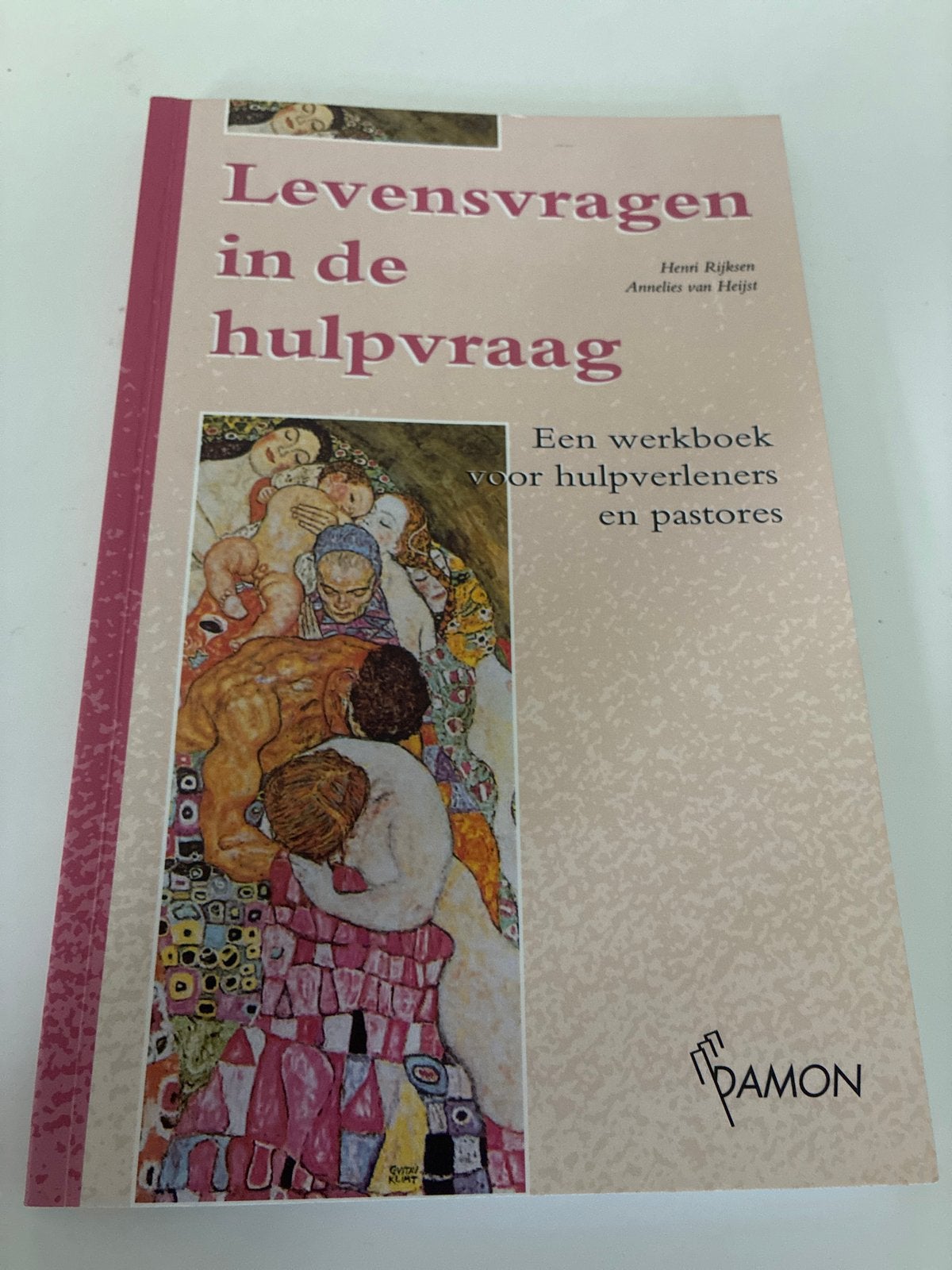 Levensvragen in de hulpvraag - Werkboek hulpverleners, Spiritualiteit algemeen, Ophalen of Verzenden, Zo goed als nieuw, Instructieboek
