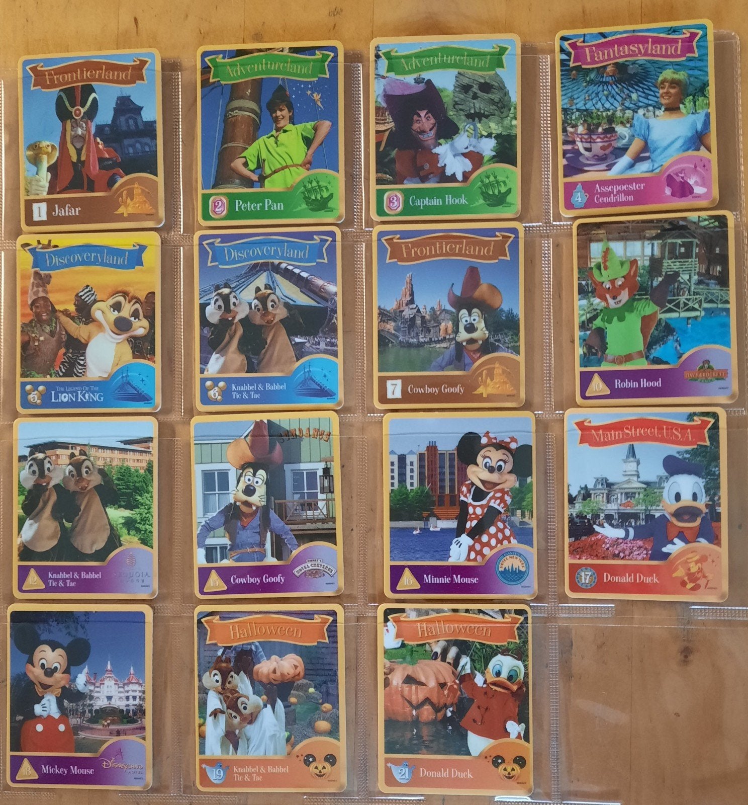 Disney Magics Kaartjes Collectie - Disneyland, Ophalen of Verzenden, Overige figuren, Zo goed als nieuw, Papier, Kaart of Schrift