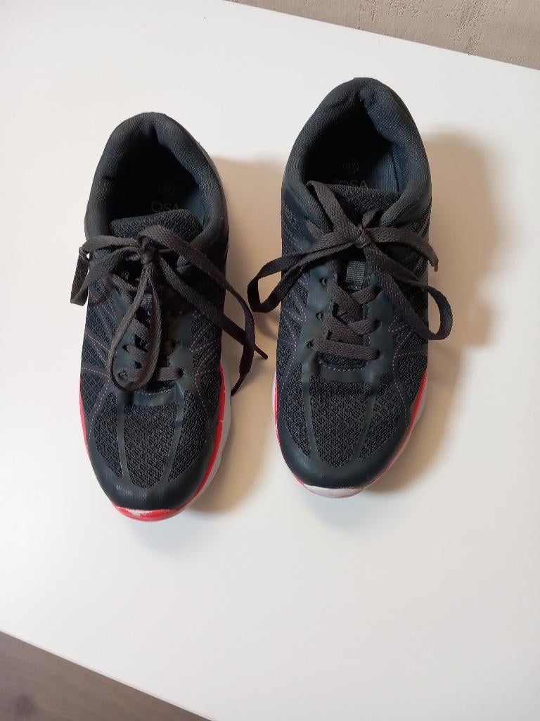Gymschoenen maat 37, Kinderen en Baby's, Kinderkleding | Schoenen en Sokken, Osaga, Ophalen of Verzenden, Zo goed als nieuw, Jongen of Meisje
