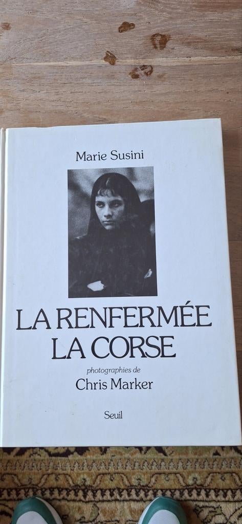 Marie Susini - La Renfermée La Corse - Chris Marker (1981), Ophalen of Verzenden, Gelezen, Fotografie algemeen, Marie Susini, Chris Marker