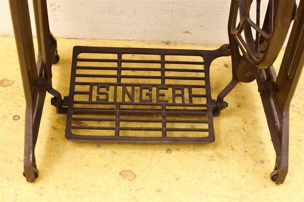Singer Naaimachine met onderstel/tafel 45997, Ophalen of Verzenden, Nieuw, Naaimachine, Singer