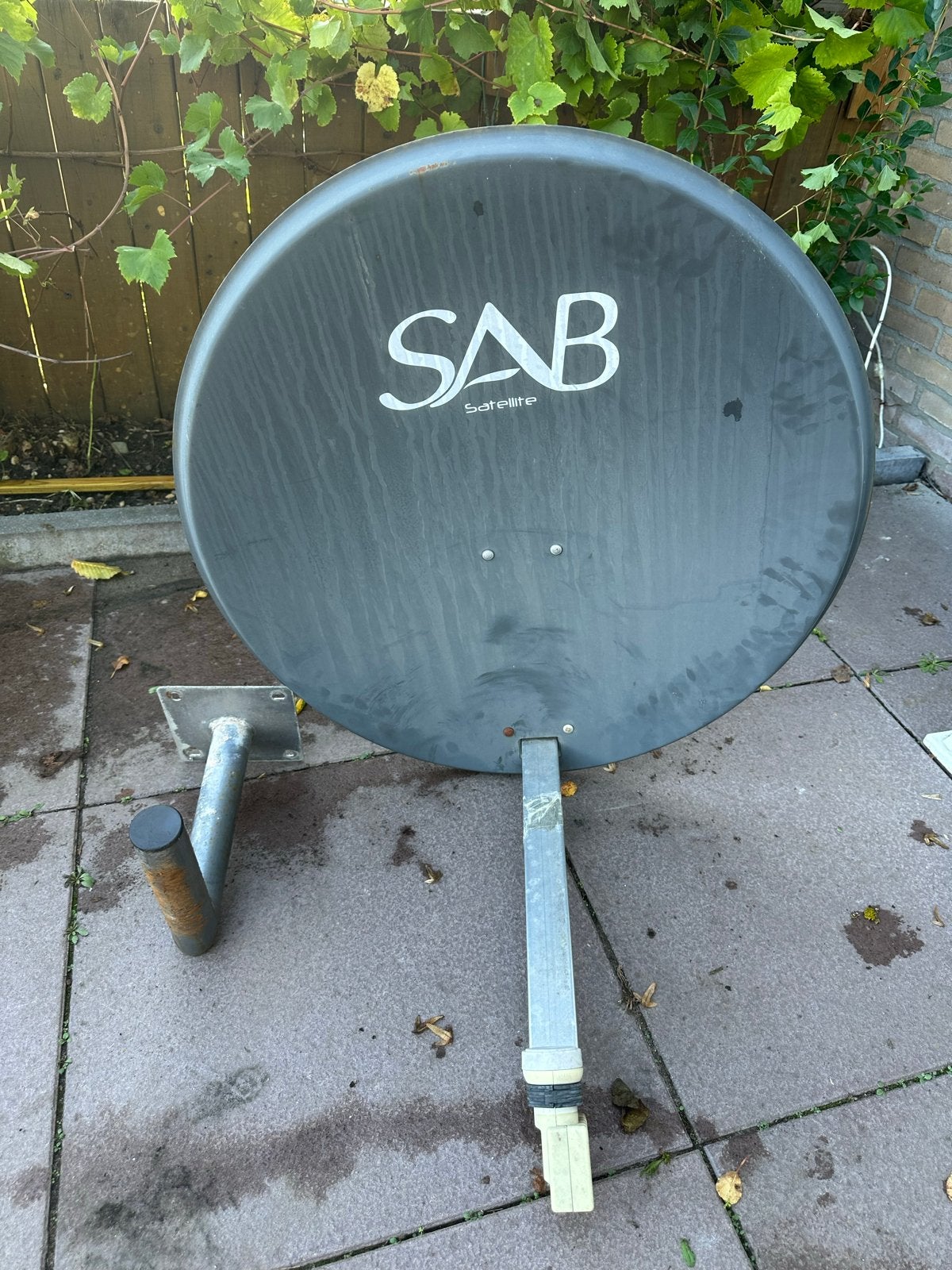 SAB Satelliet Schotelantenne met LNB, Ophalen of Verzenden, Gebruikt, (Schotel)antenne, Overige merken