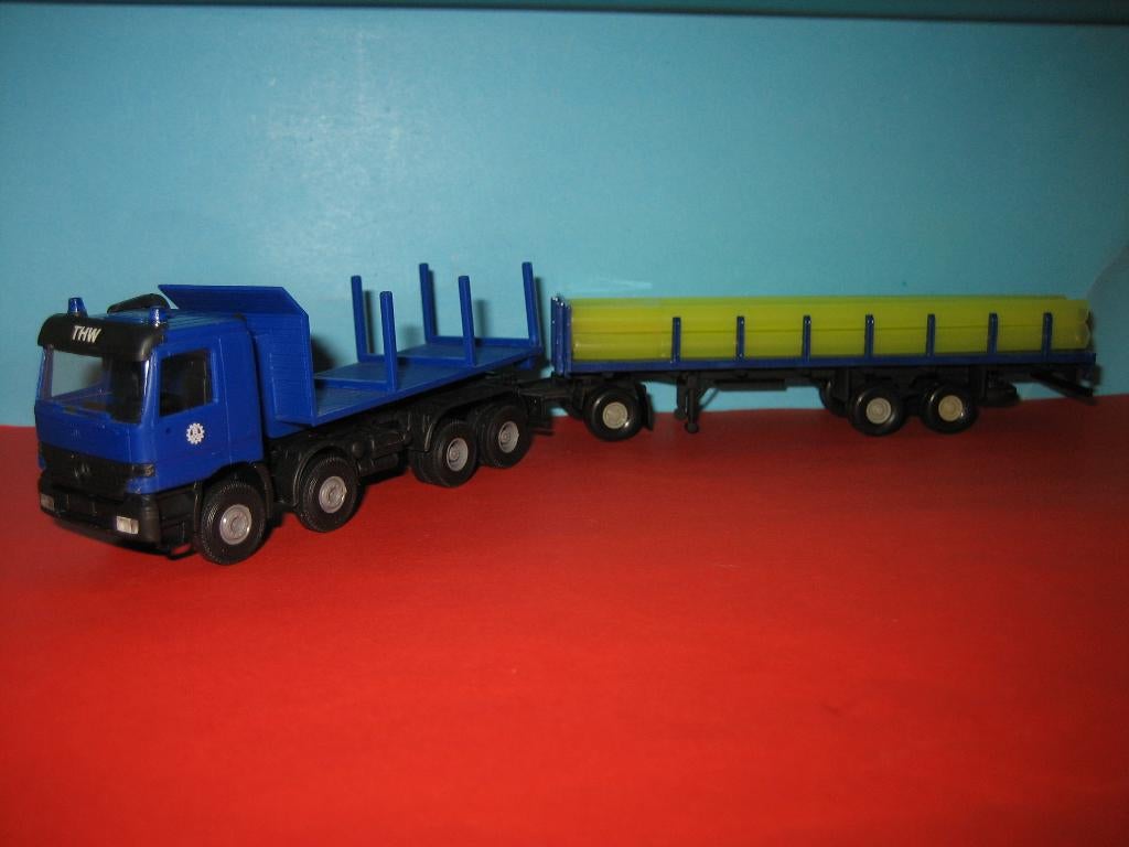 Kibri  1:87   THW  MERCEDES combi medt lading, Ophalen of Verzenden, Zo goed als nieuw, Bus of Vrachtwagen, Overige merken