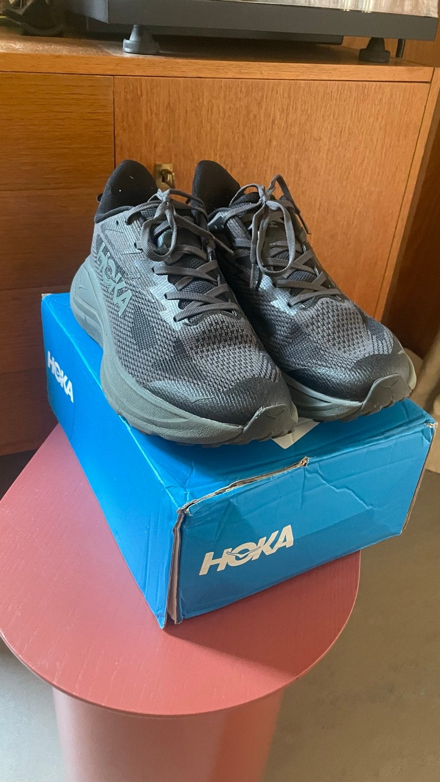 HOKA Challenger 8 Maat 45.5, Ophalen of Verzenden, Zwart, Sportschoenen