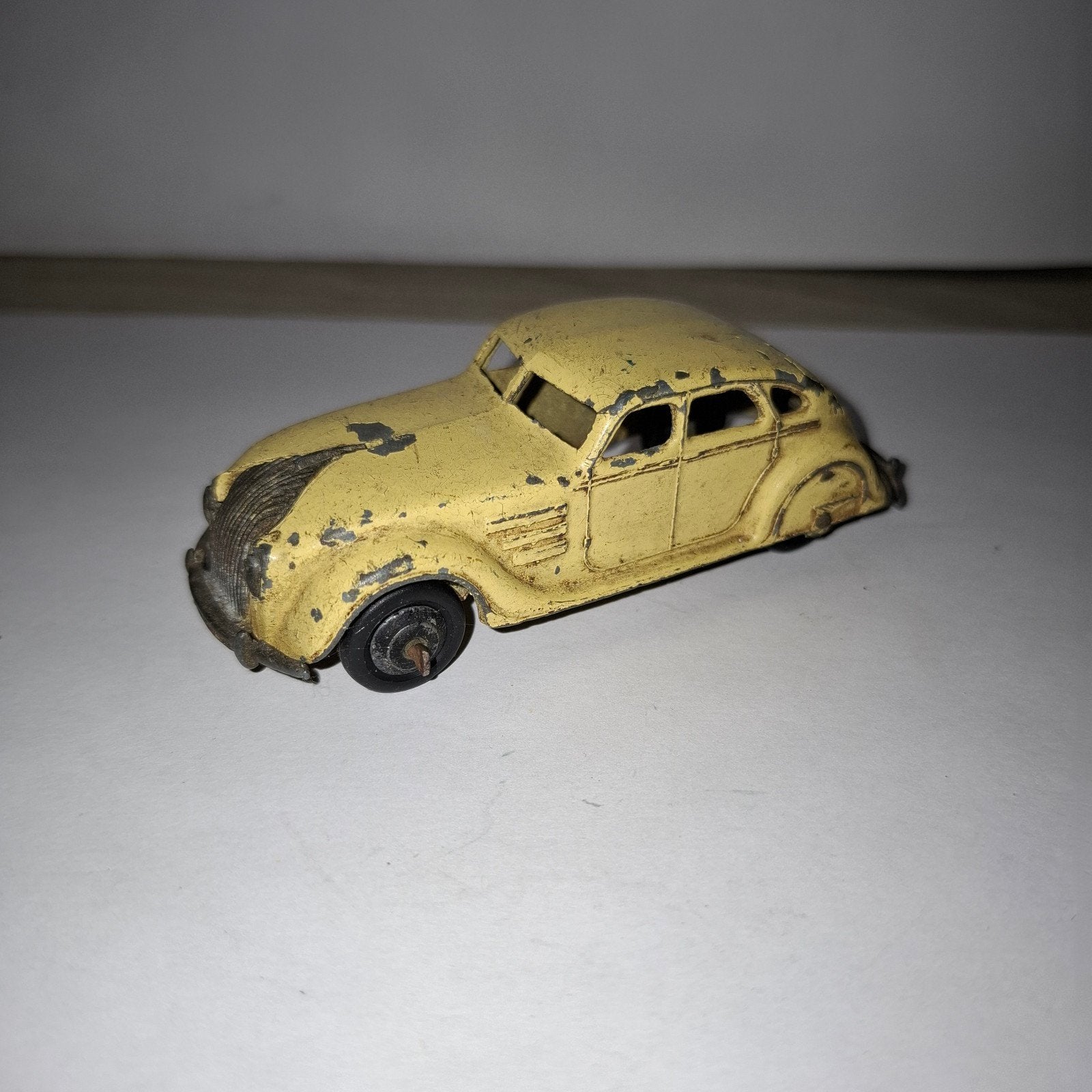 Dinky Toys Chrysler Airflow - Vooroorlogs en Origineel, Ophalen of Verzenden, Gebruikt