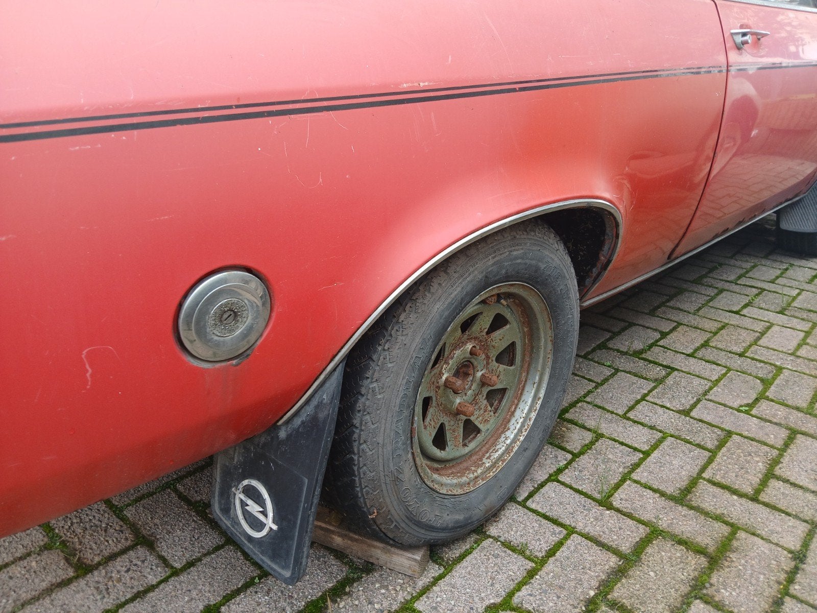 Opel Manta 1900, foto 6