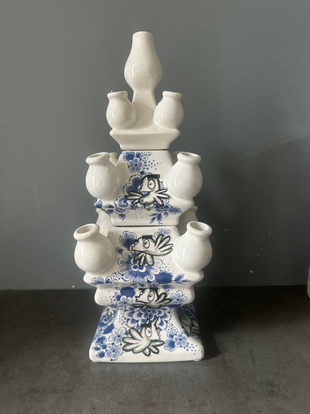 Tulpenvaas Stapelgekte Loes van Delft blauw, Huis en Inrichting, Woonaccessoires | Vazen, Ophalen, Blauw
