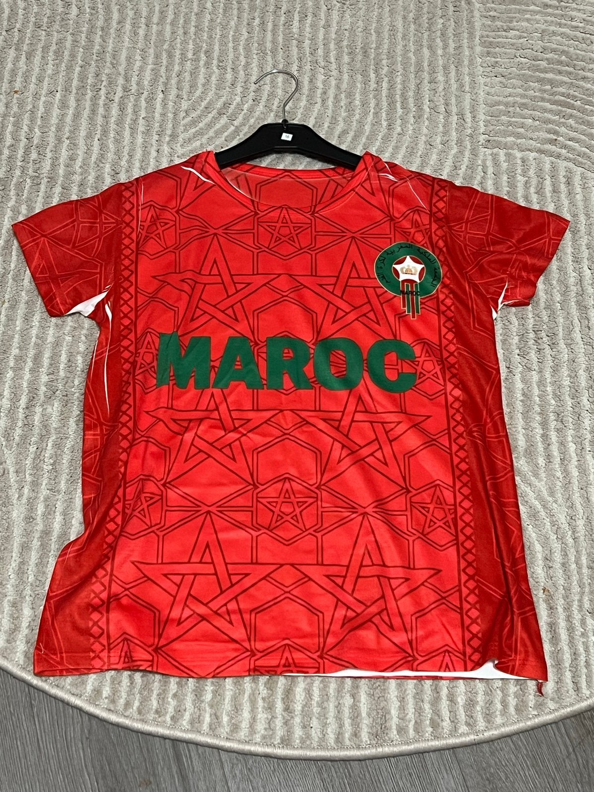 Marokko Voetbalshirt - Rood met Groene Sterren 110 t/m 164, Nieuw, Overige maten, Ophalen of Verzenden, Voetbal