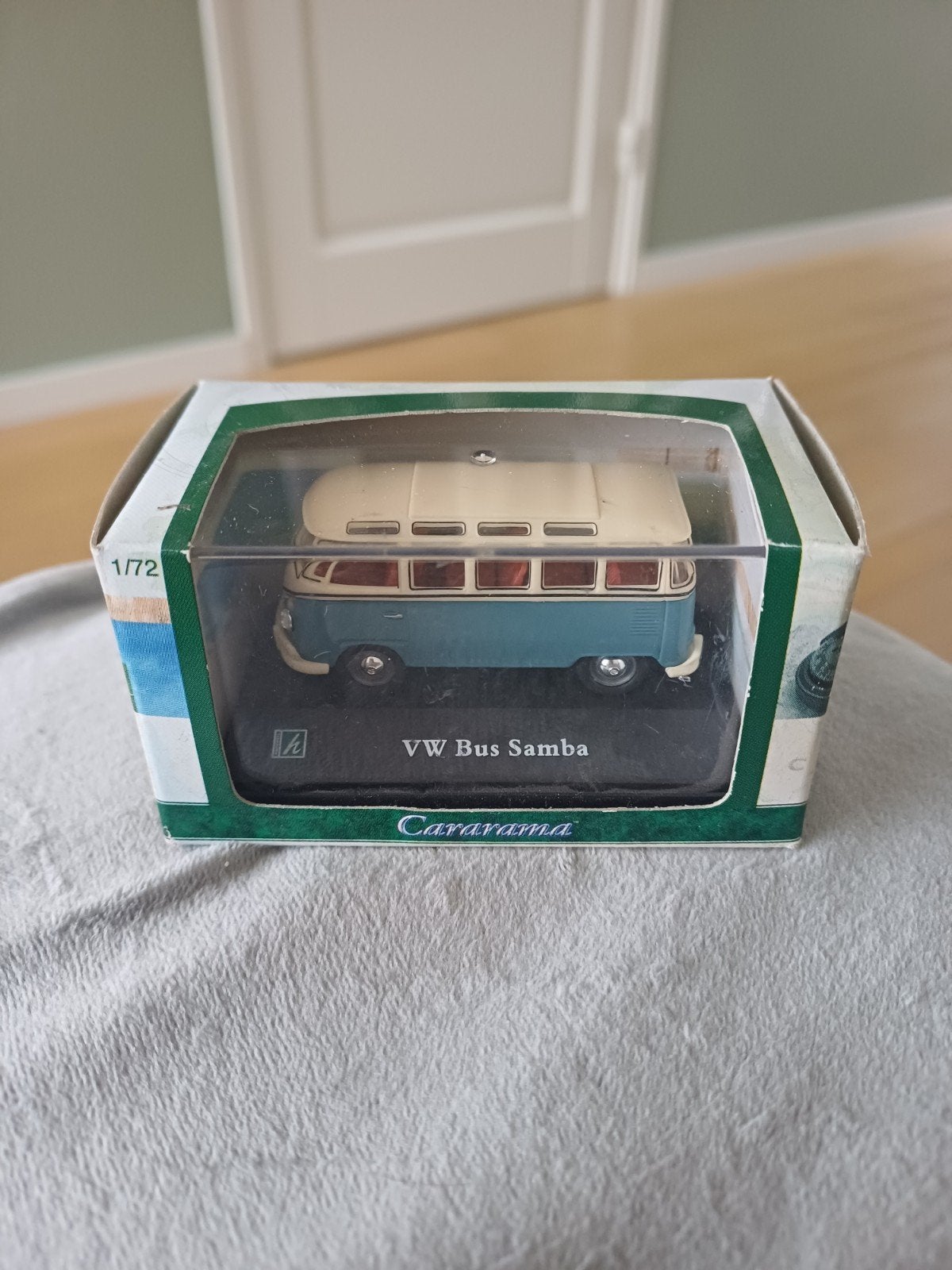 VW Bus Samba Cararama 1:72 Diecast Model Mint, Ophalen of Verzenden