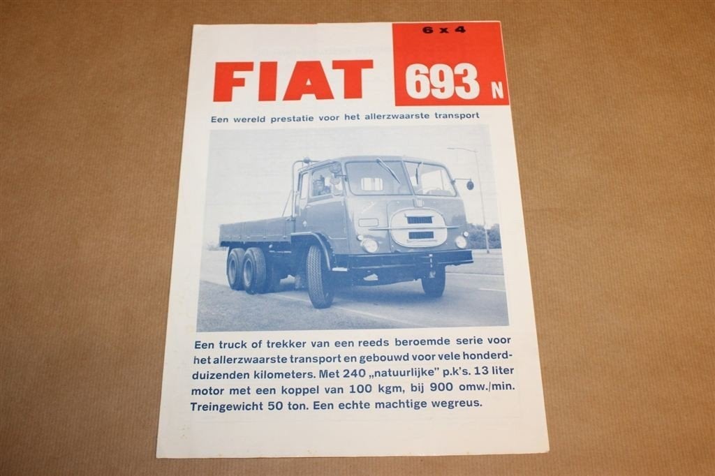 Zeldzame brochure - Fiat 693 N [vrachtwagen] - 1966, Boeken, Ophalen of Verzenden, Zo goed als nieuw, Tractor en Landbouw