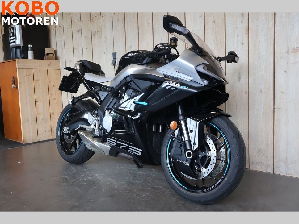 CFMOTO 675SR-R (bj 2025), Motorrijbewijs A, Bedrijf, Super Sport, 674 cc