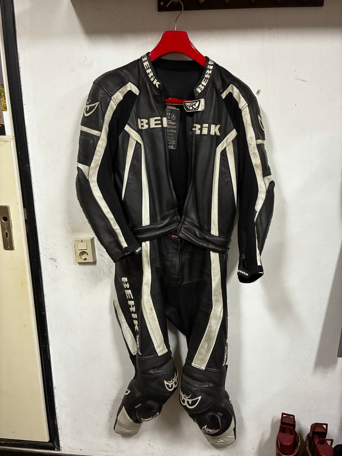 Berik Motorpak (jas en broek) Leer Zwart/Wit Maat 54, Motoren, Ophalen of Verzenden, Tweedehands, Heren, Combipak