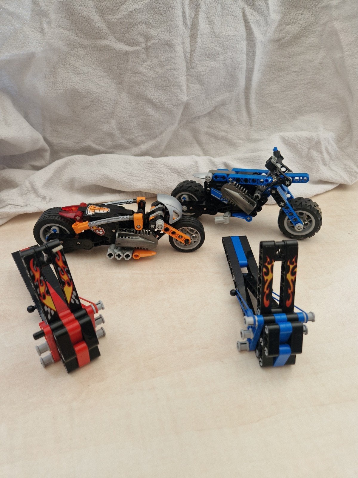 Lego technic Racers 2 sets, Ophalen of Verzenden, Zo goed als nieuw
