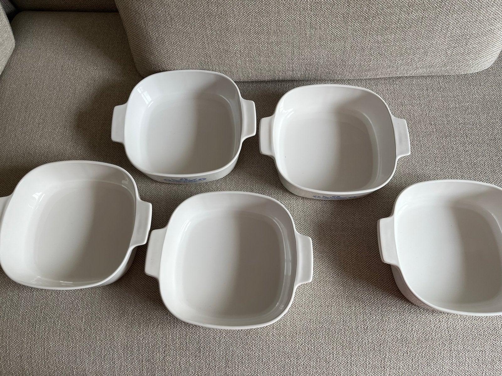 NIEUW Set van 5 Pyrex CorningWare ovenschalen met deksel, Huis en Inrichting, Keuken | Keukenbenodigdheden, Ophalen, Overige typen
