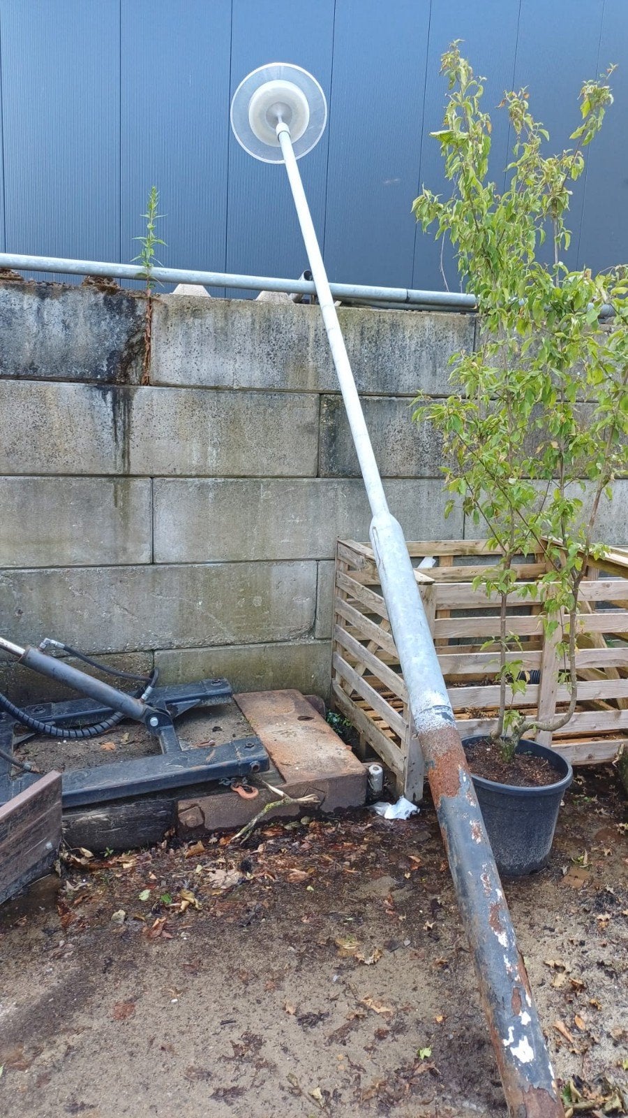 Lantaarnpaal 4 meter hoog - Gebruikt, Ophalen of Verzenden, Gebruikt, Industrieel