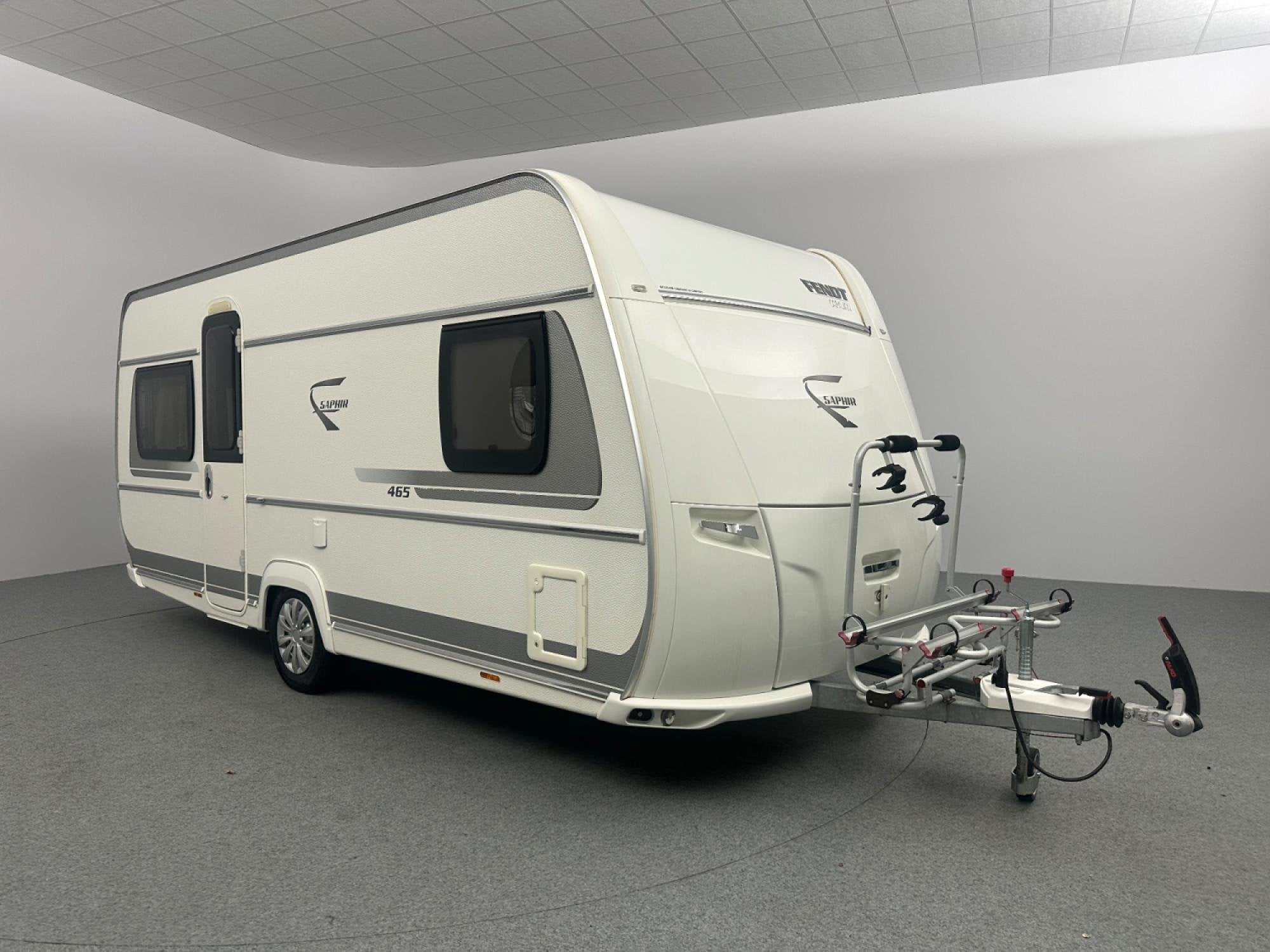 Fendt Saphir 465 SFB Mover Voortent Fietsendrager voorop, Caravans en Kamperen, Serviceluik, Rondzit, Bedrijf, Lengtebed