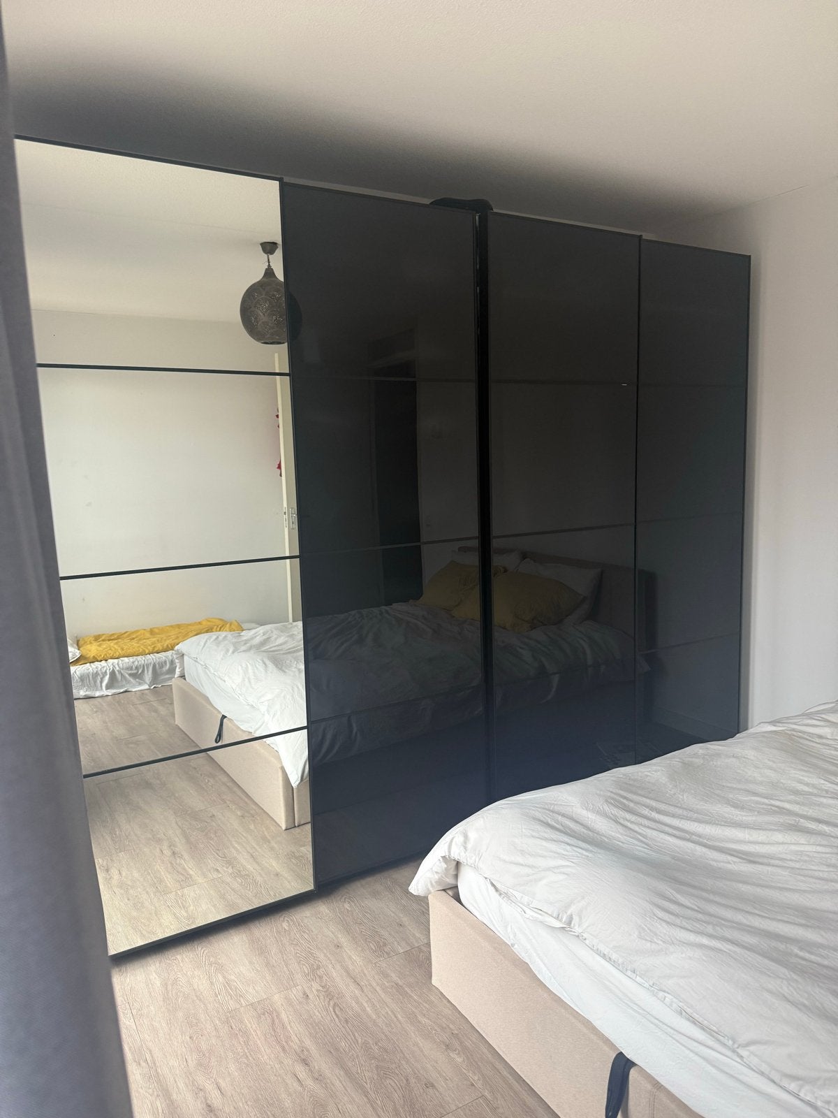 IKEA Kast 3m breed met rookglas en spiegeldeur, Gebruikt, 200 cm of meer, Ophalen of Verzenden, Glas