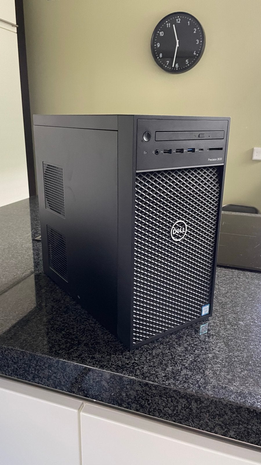 Dell Precision 3630 computer Xeon 2174, Ophalen, Gebruikt, SSD, Met videokaart