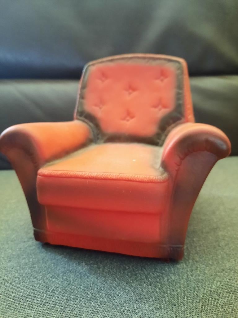 Vintage Sindy stoel - Rood poppenhuismeubel, Ophalen of Verzenden, Gebruikt, Toebehoren