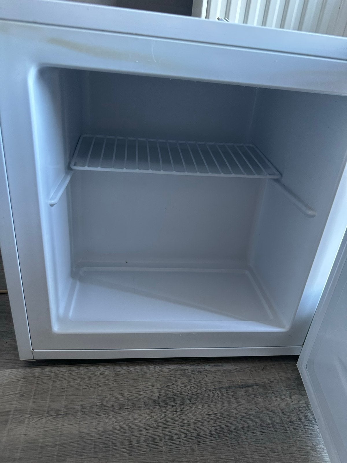 Compacte mini vriezer - ARTE home, Witgoed en Apparatuur, Koelkasten en IJskasten, Ophalen, Gebruikt, Minder dan 85 cm, Minder dan 75 liter