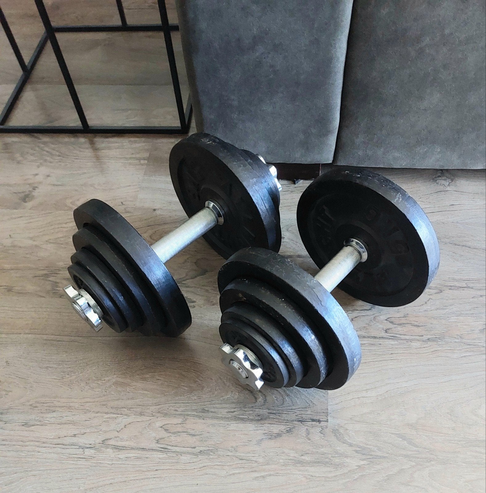 2 dumbbells gietijzer 2x 20 kg spinlock sluiters 40kg totaal, Sport en Fitness, Fitnessmaterialen, Ophalen, Gebruikt, Benen, Dumbbell