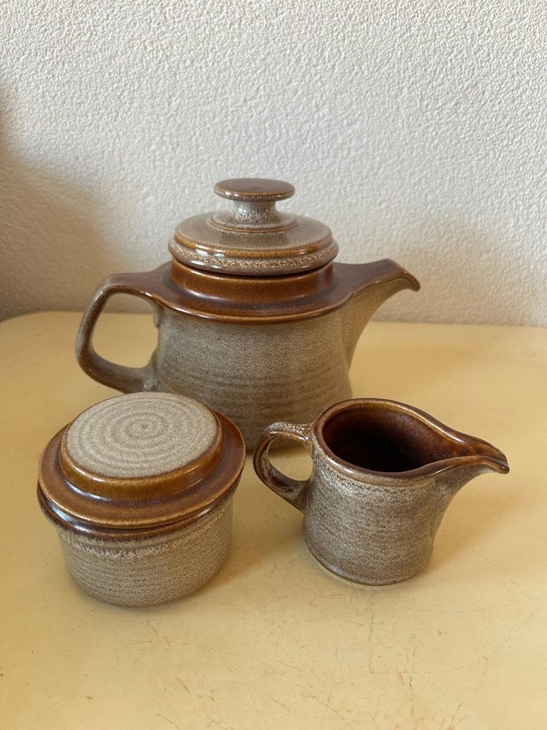 Vintage theeservies aardewerk bruin beige 3-delig, Ophalen of Verzenden